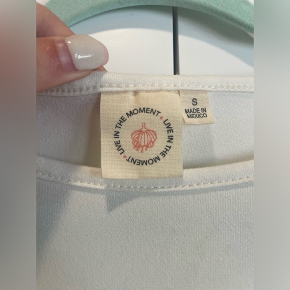 Women's Simple White Top - Picture 3 of 3